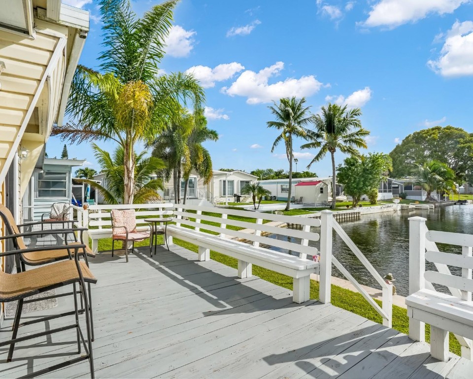 RAVENSWOOD ESTATES & MARI - Residential