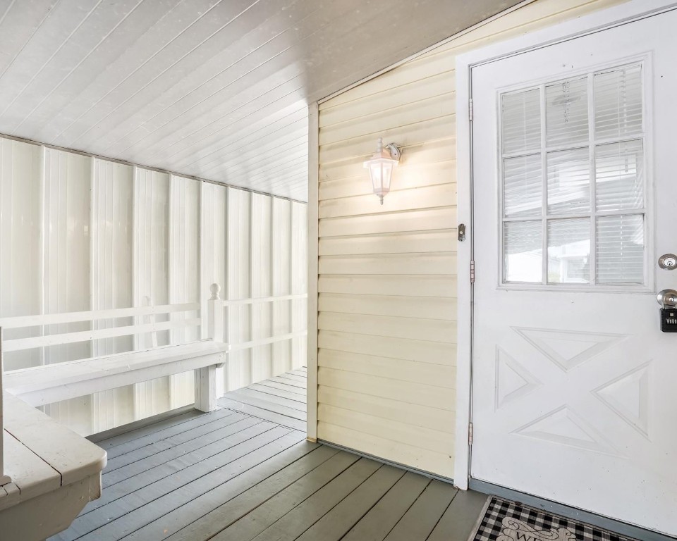 RAVENSWOOD ESTATES & MARI - Residential