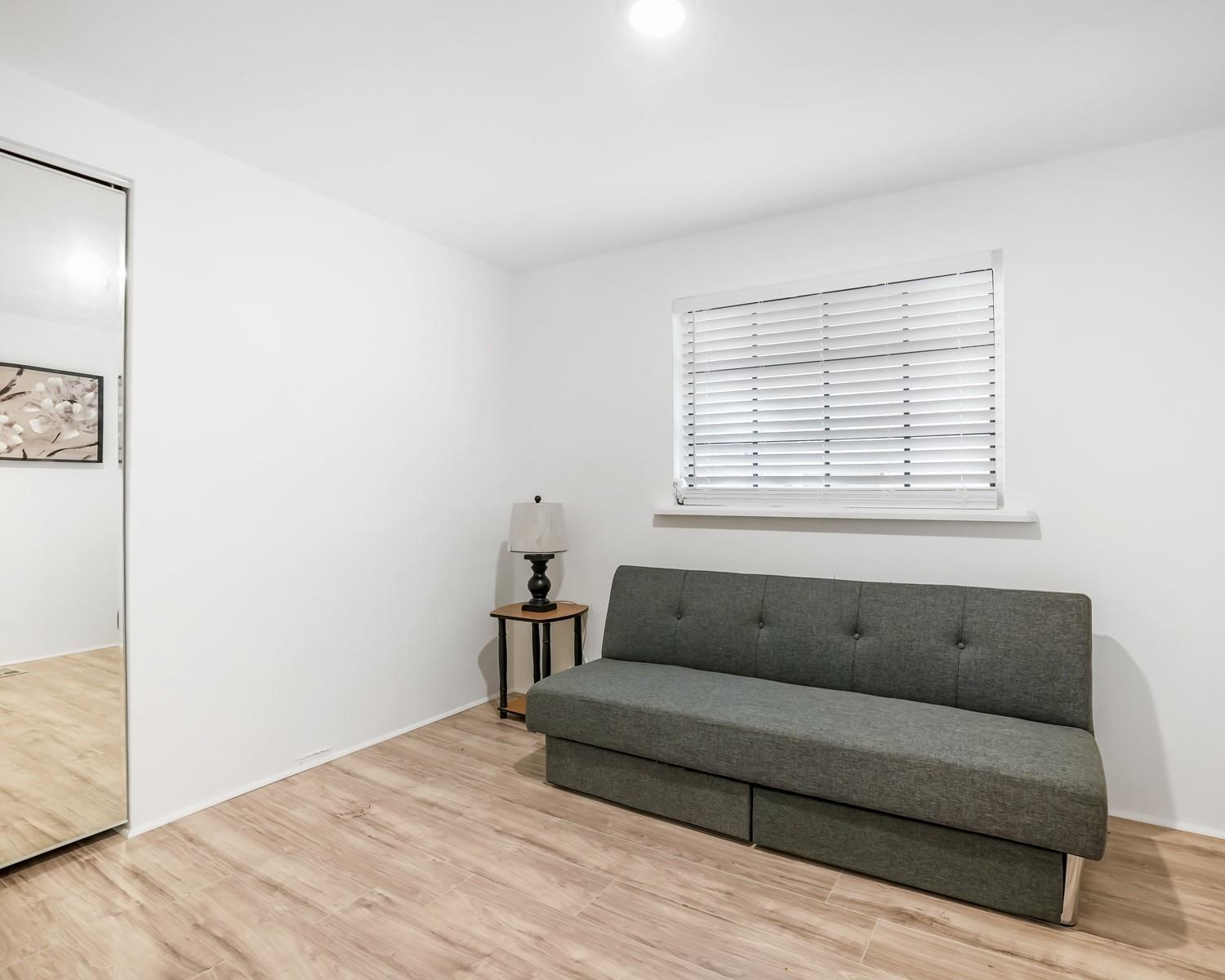 RAVENSWOOD ESTATES & MARI - Residential