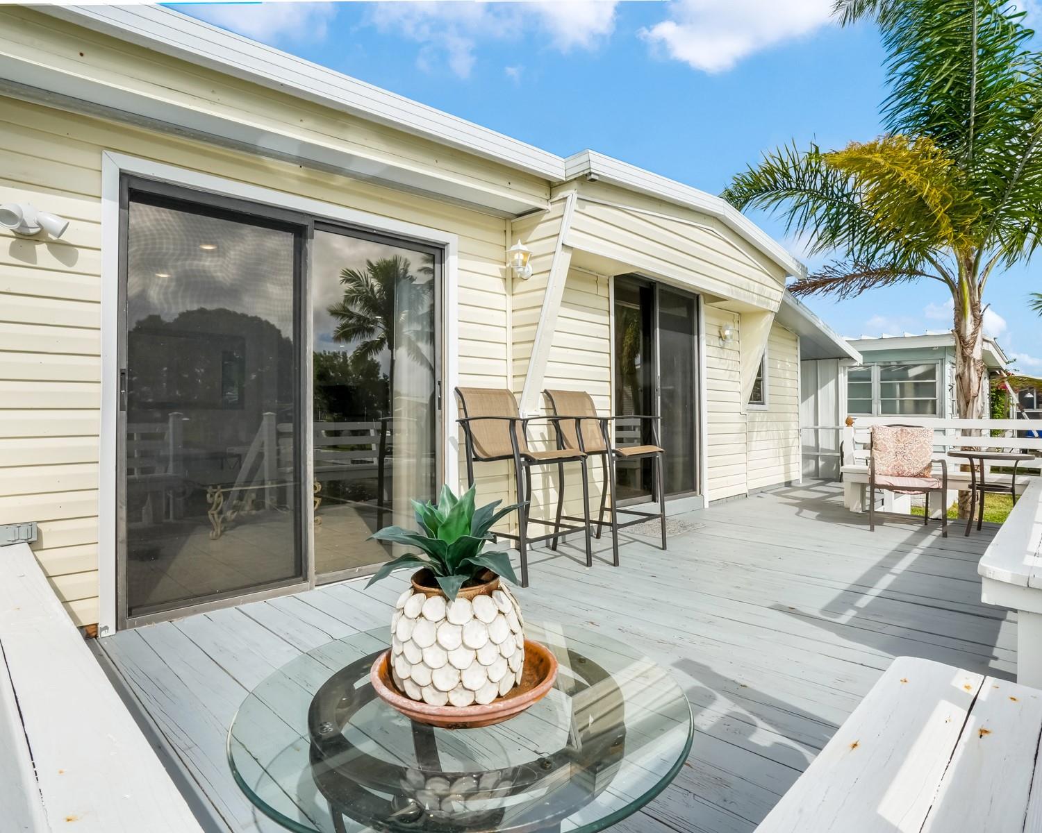 RAVENSWOOD ESTATES & MARI - Residential