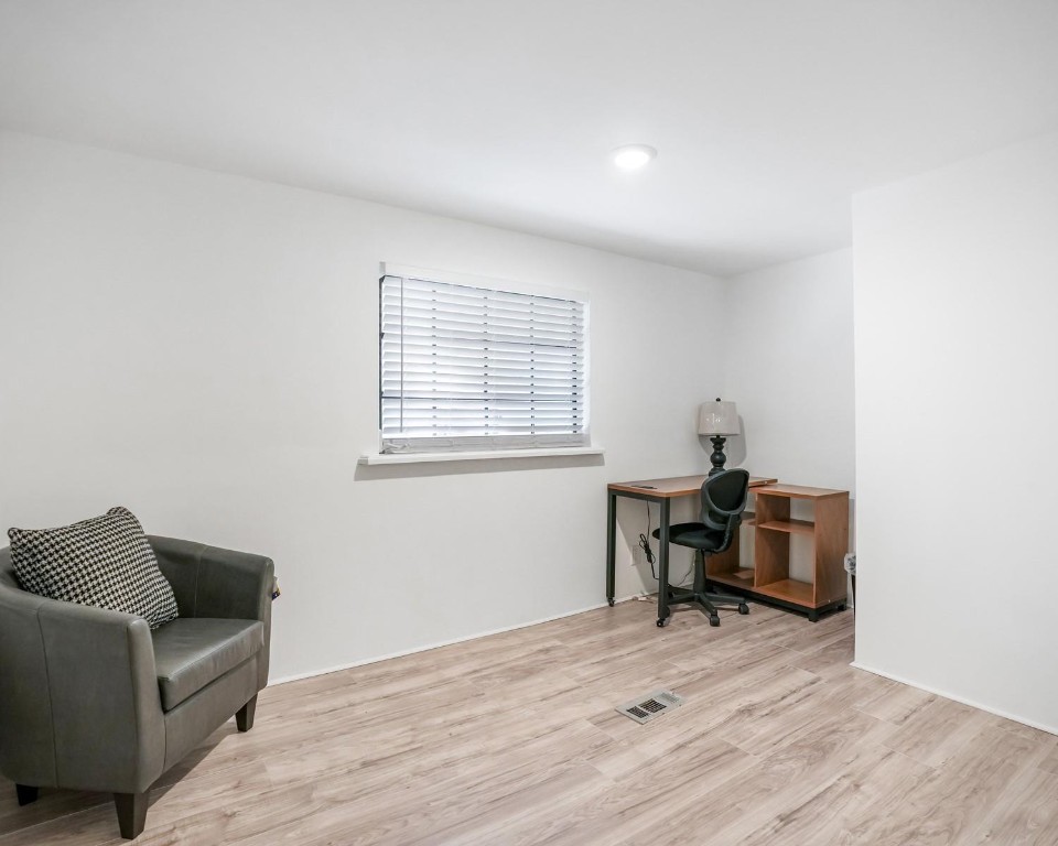 RAVENSWOOD ESTATES & MARI - Residential