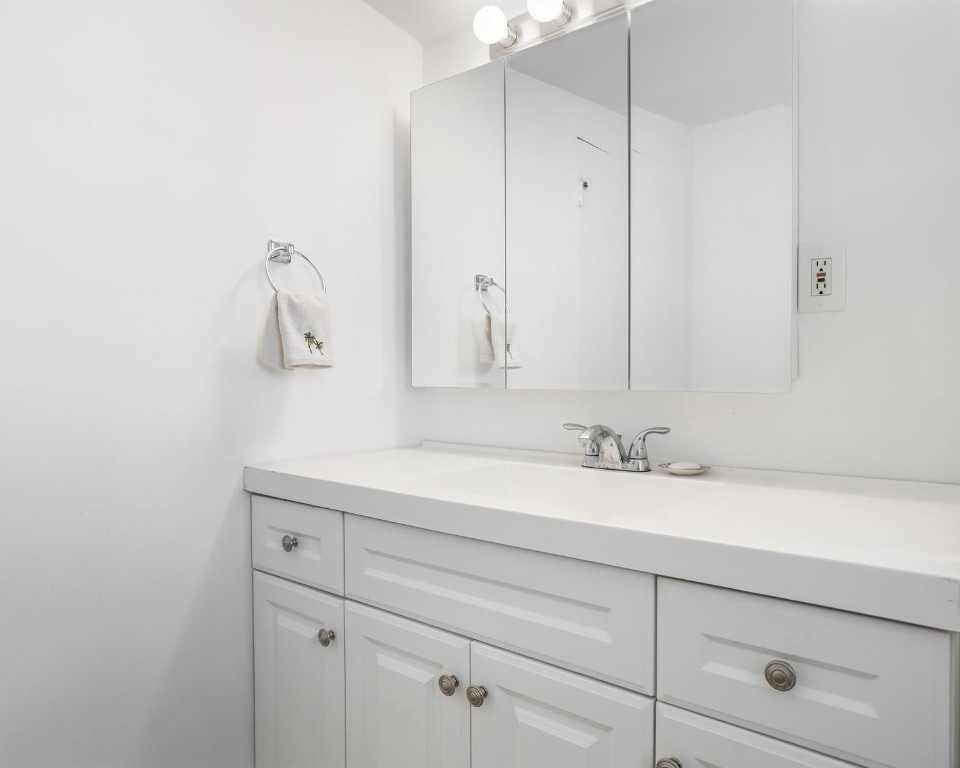 RAVENSWOOD ESTATES & MARI - Residential