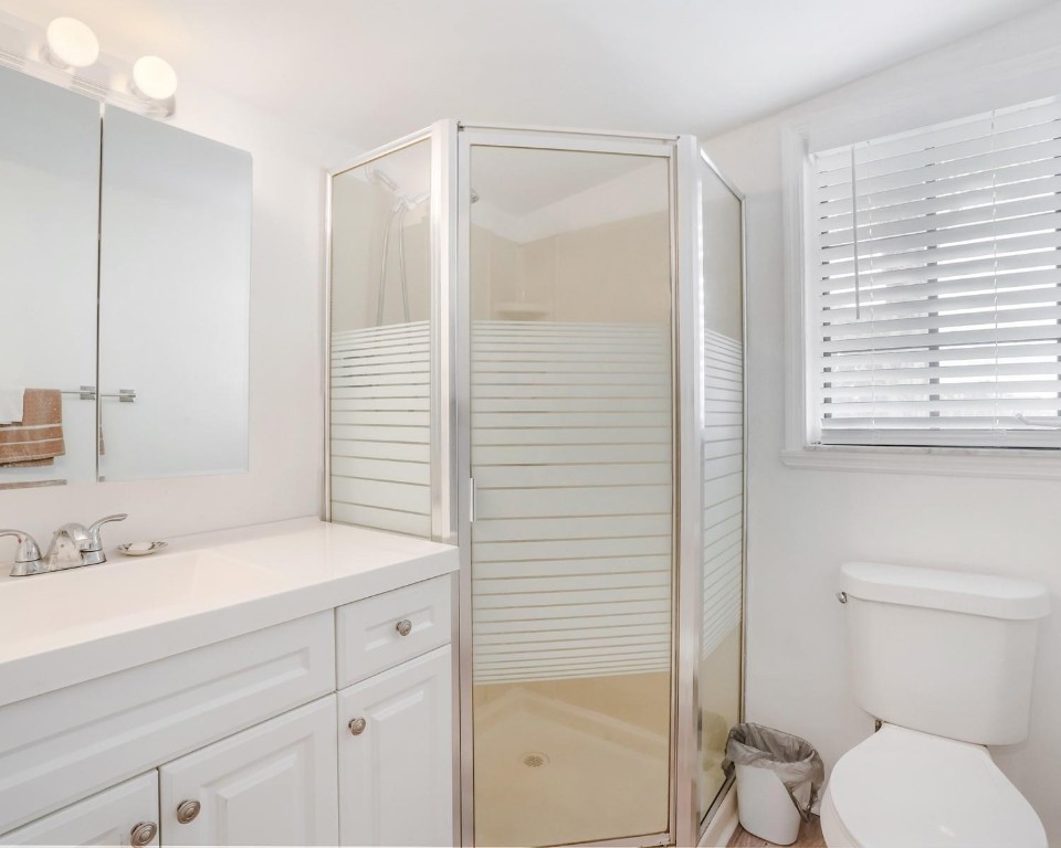 RAVENSWOOD ESTATES & MARI - Residential