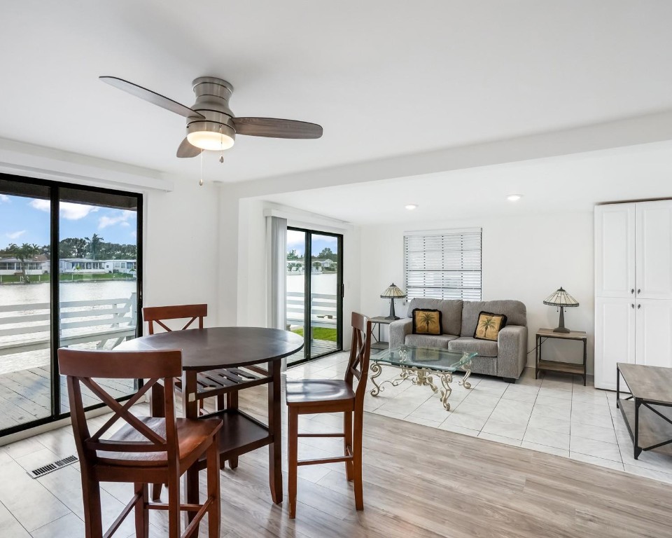 RAVENSWOOD ESTATES & MARI - Residential