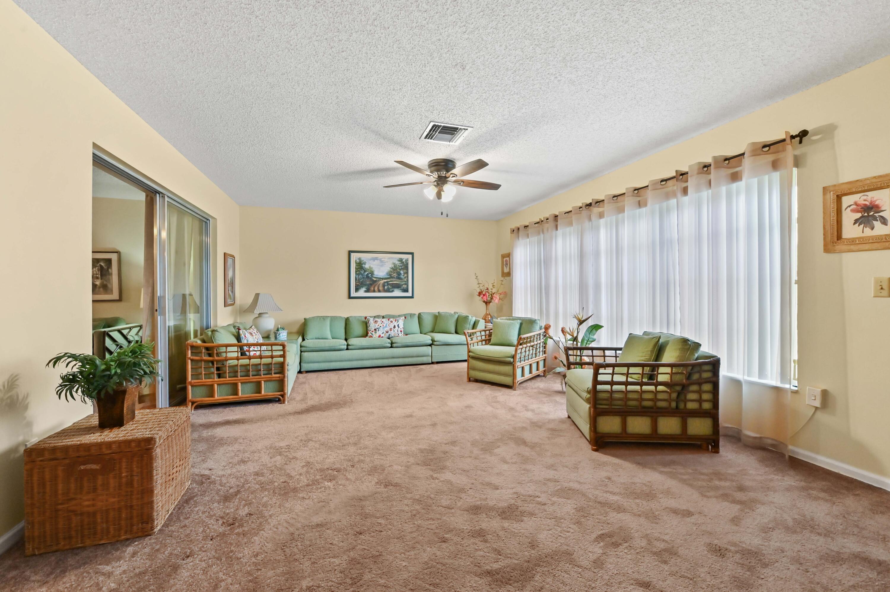 CRESTHAVEN TOWNHOMES - Residential