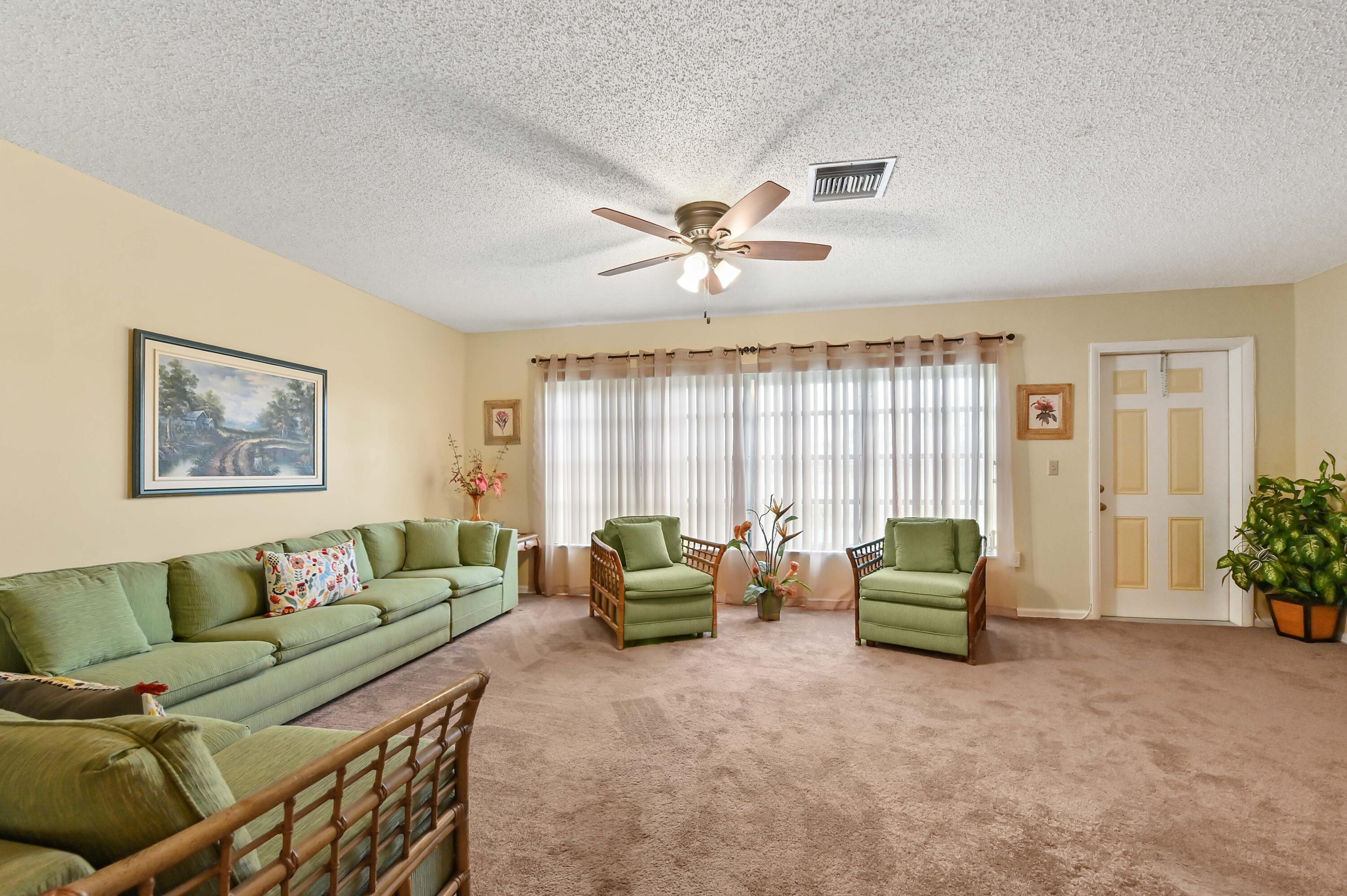 CRESTHAVEN TOWNHOMES - Residential