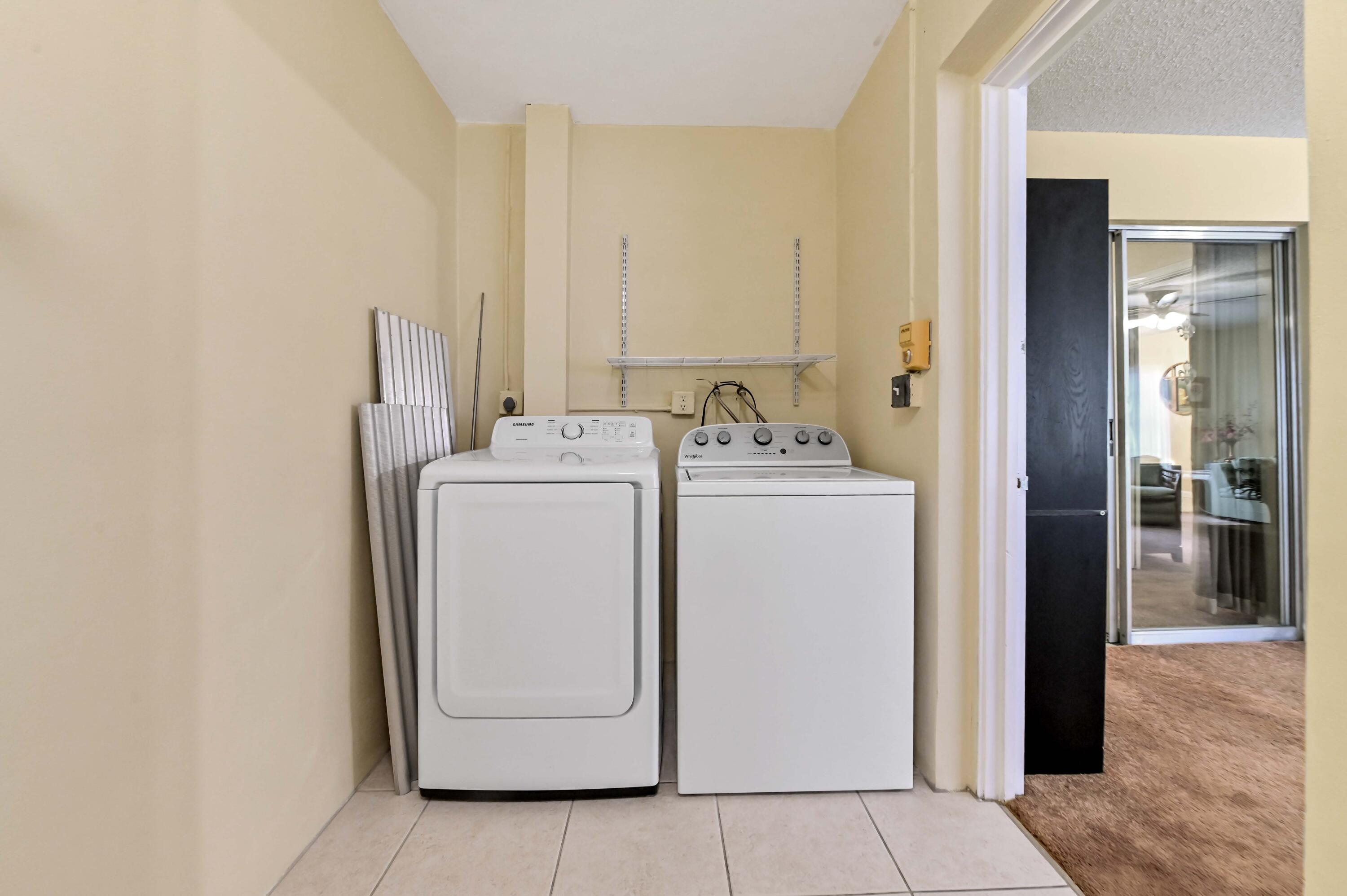 CRESTHAVEN TOWNHOMES - Residential