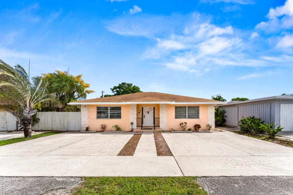 808 S BROADWAY APT 1, LANTANA, FL 33462 - Image e0eadfb14bb2d3b75370ee0d4262af4d/680661096