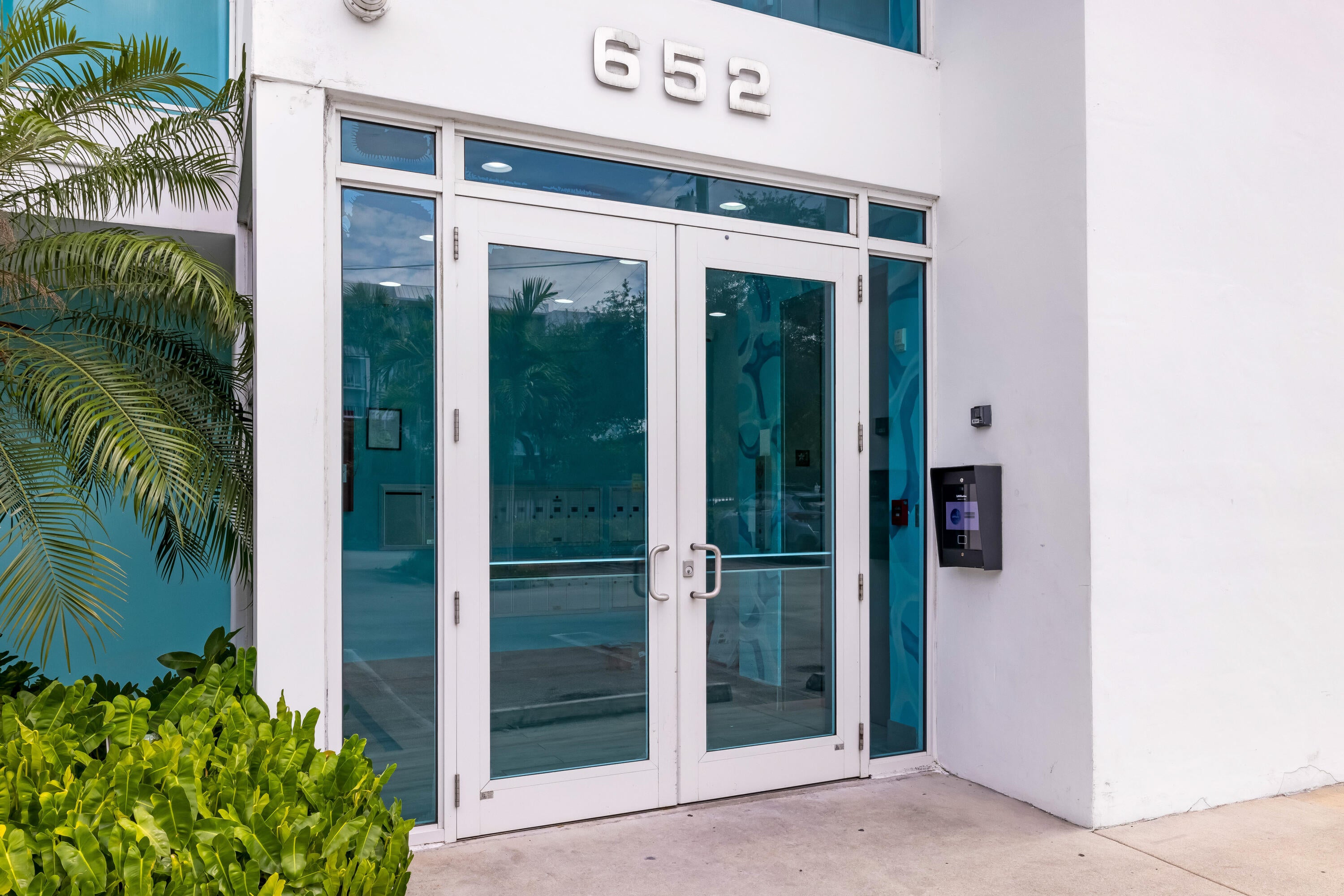652 NE 63RD Street 206