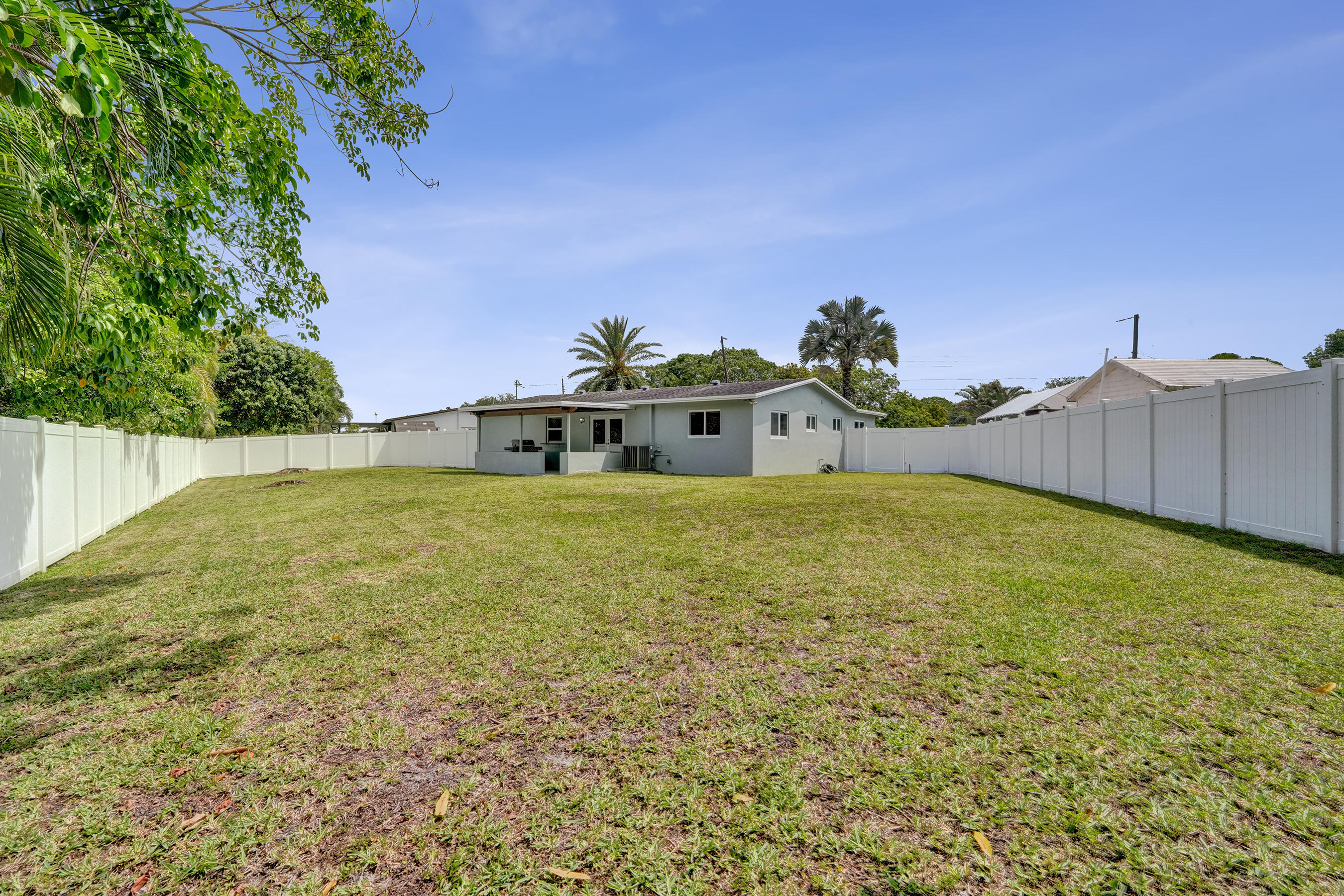 SUMMERTIME ISLES - Residential