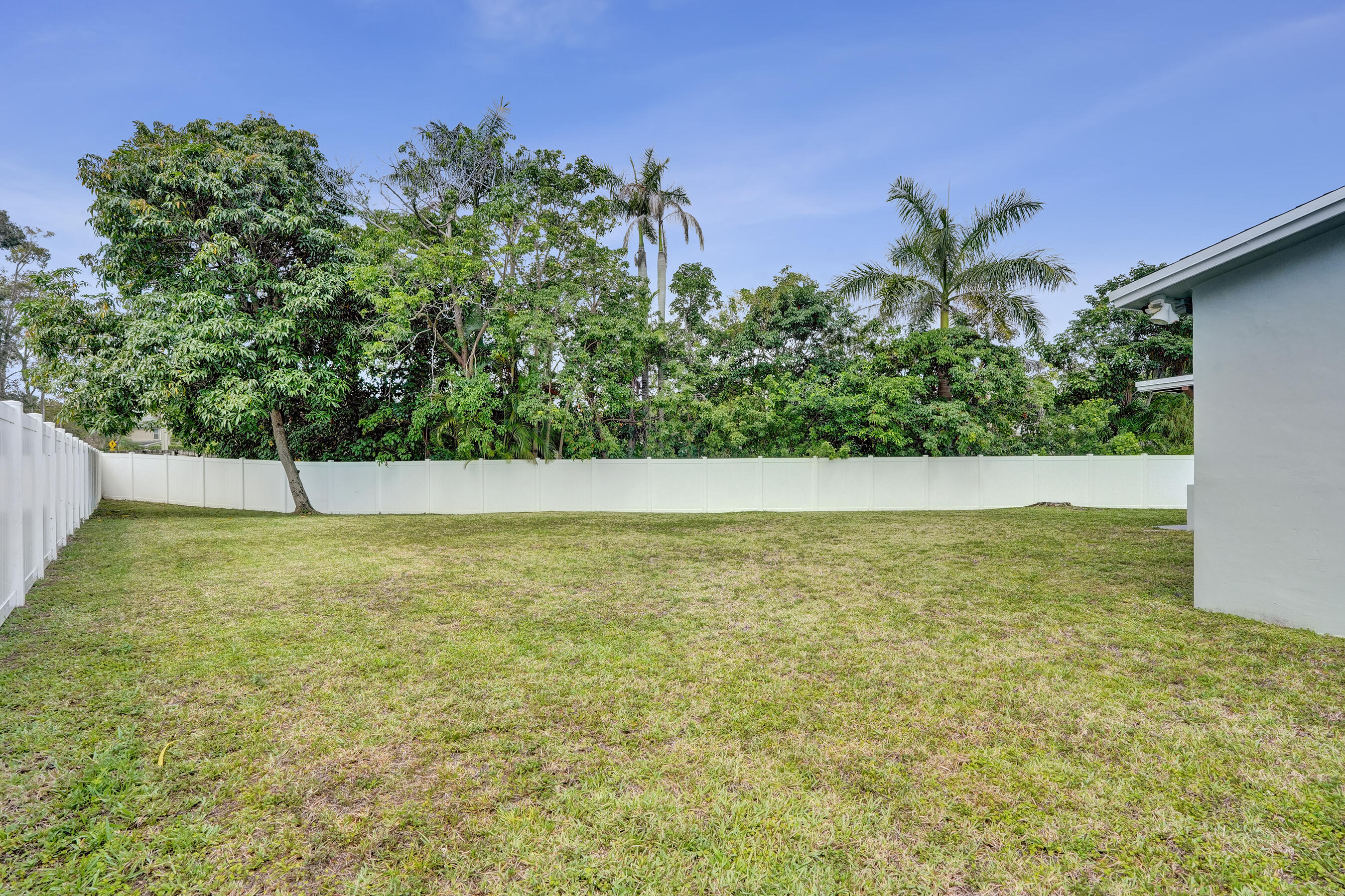 SUMMERTIME ISLES - Residential