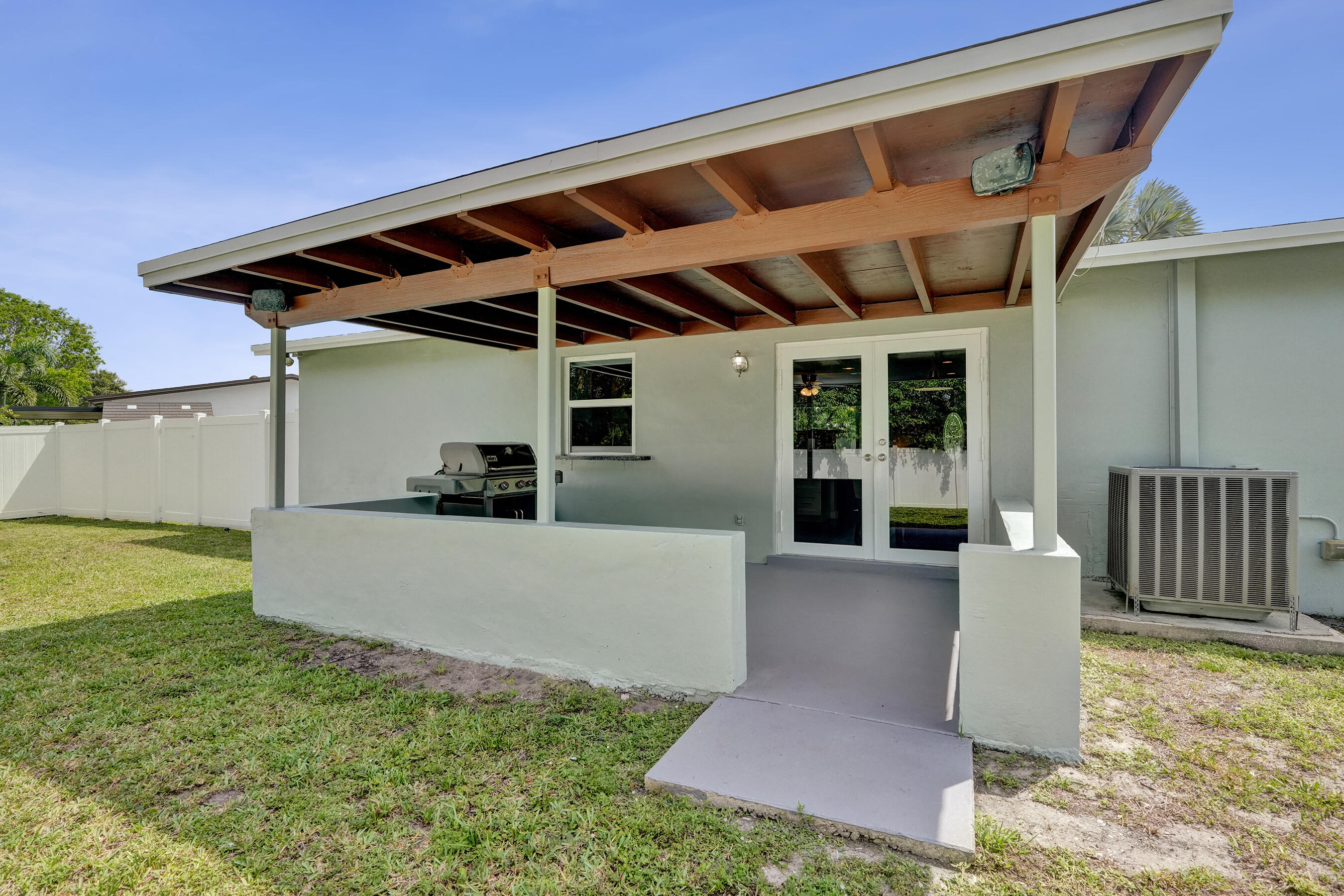 SUMMERTIME ISLES - Residential