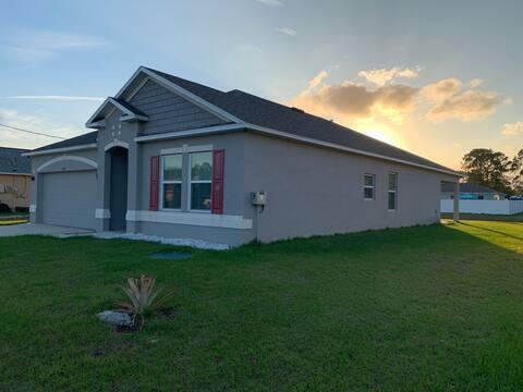 3426 SW Pluto Street