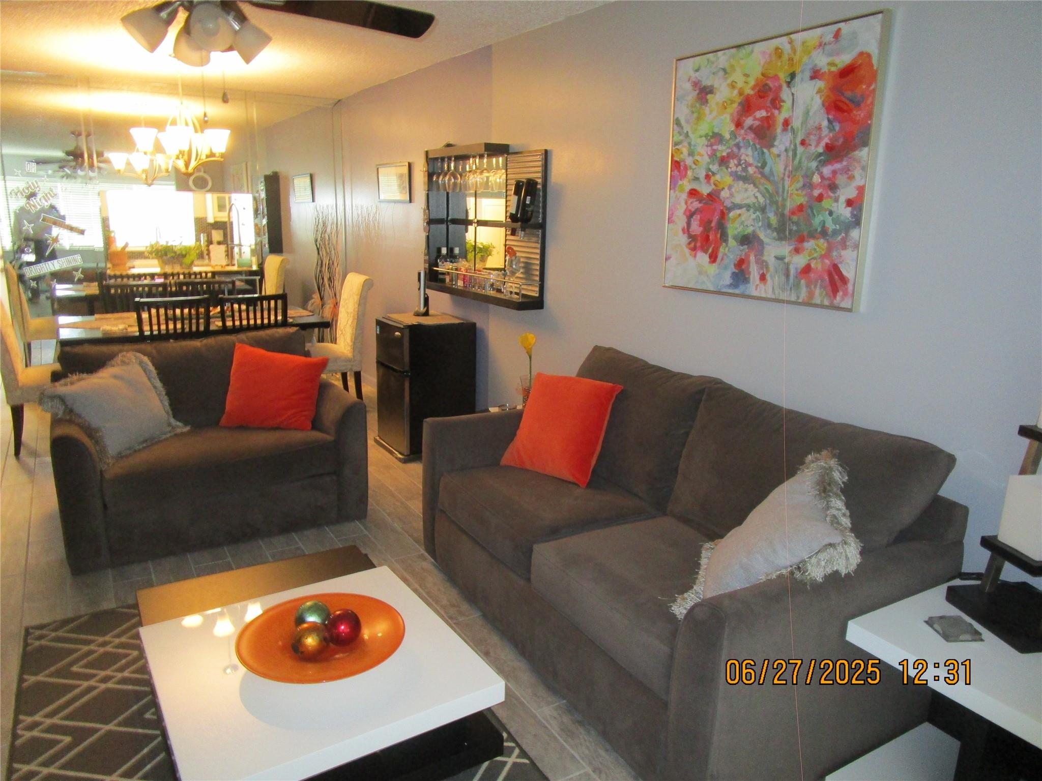 SUNRISE LAKES - Residential