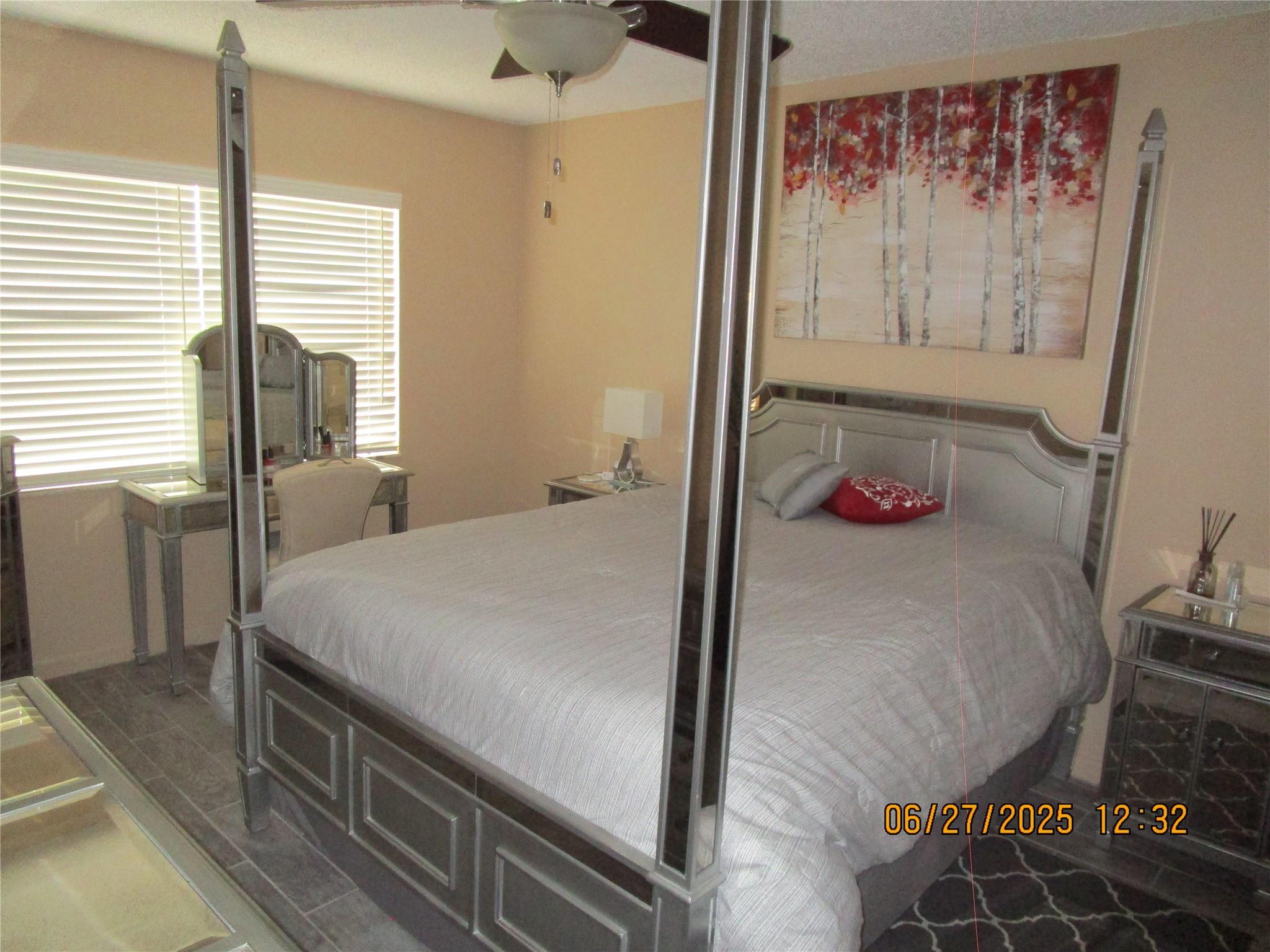 SUNRISE LAKES - Residential