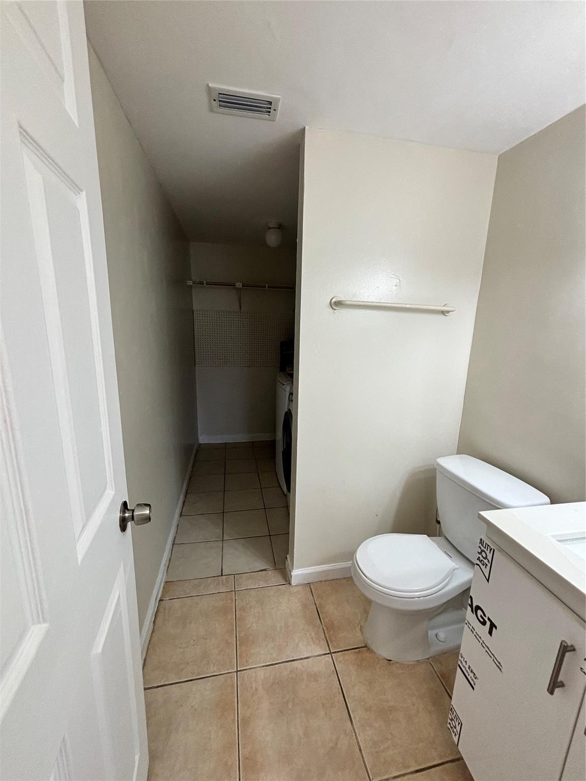 LE CLOS - Residential Lease