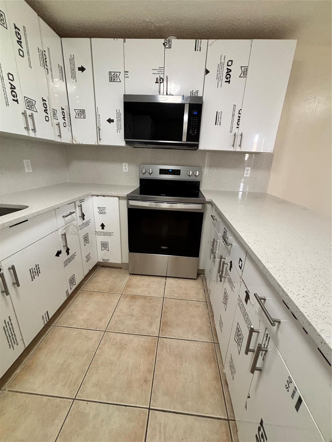 LE CLOS - Residential Lease