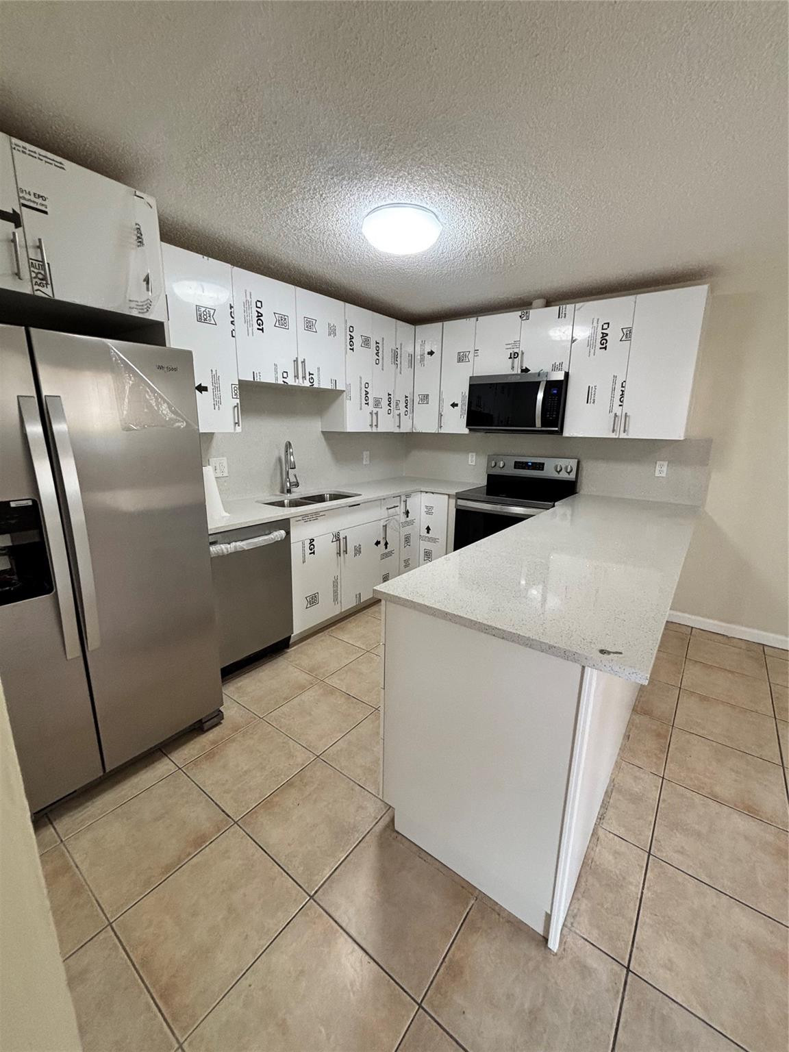 LE CLOS - Residential Lease