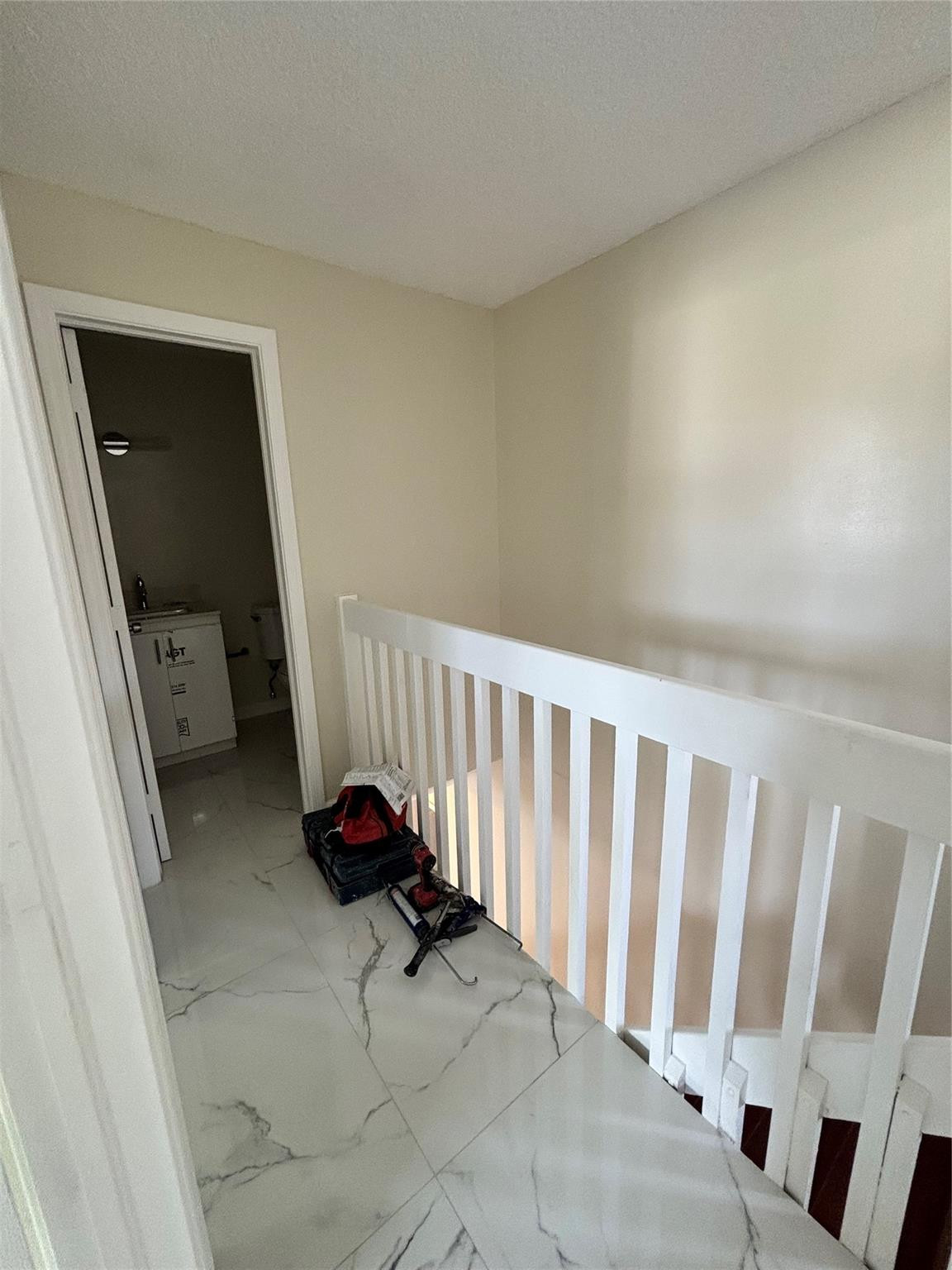 LE CLOS - Residential Lease