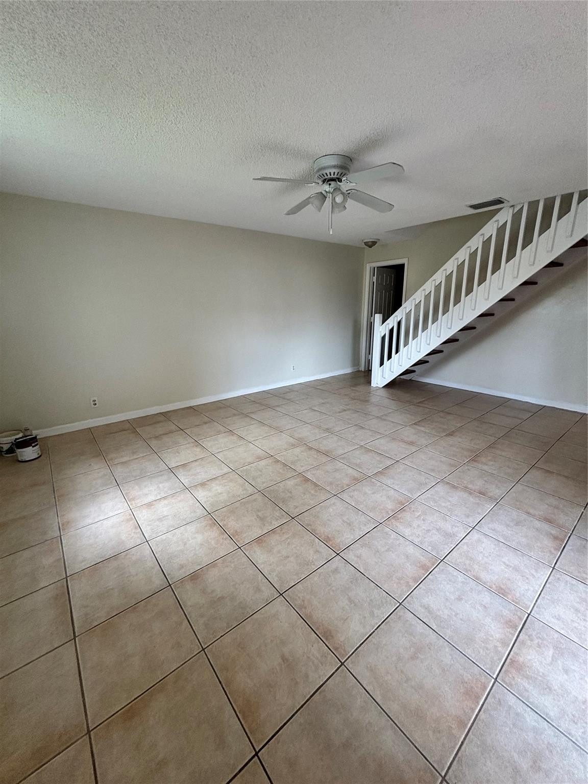 LE CLOS - Residential Lease