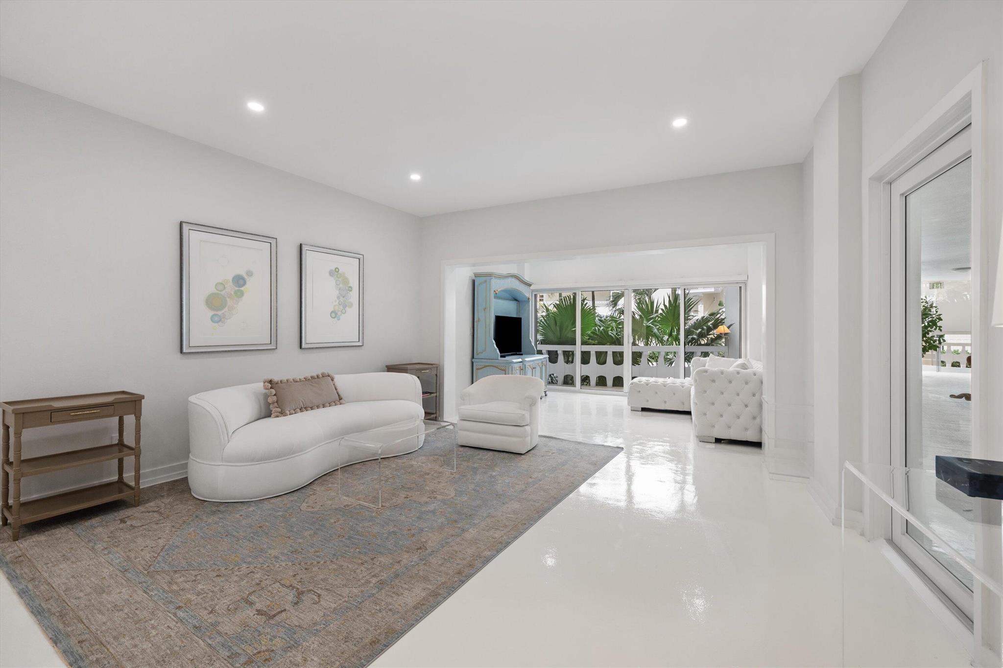 300 S Ocean Boulevard 2e
