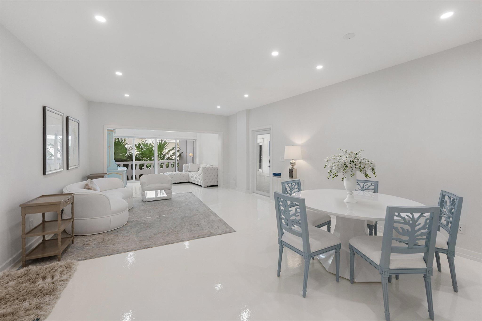 300 S Ocean Boulevard 2e