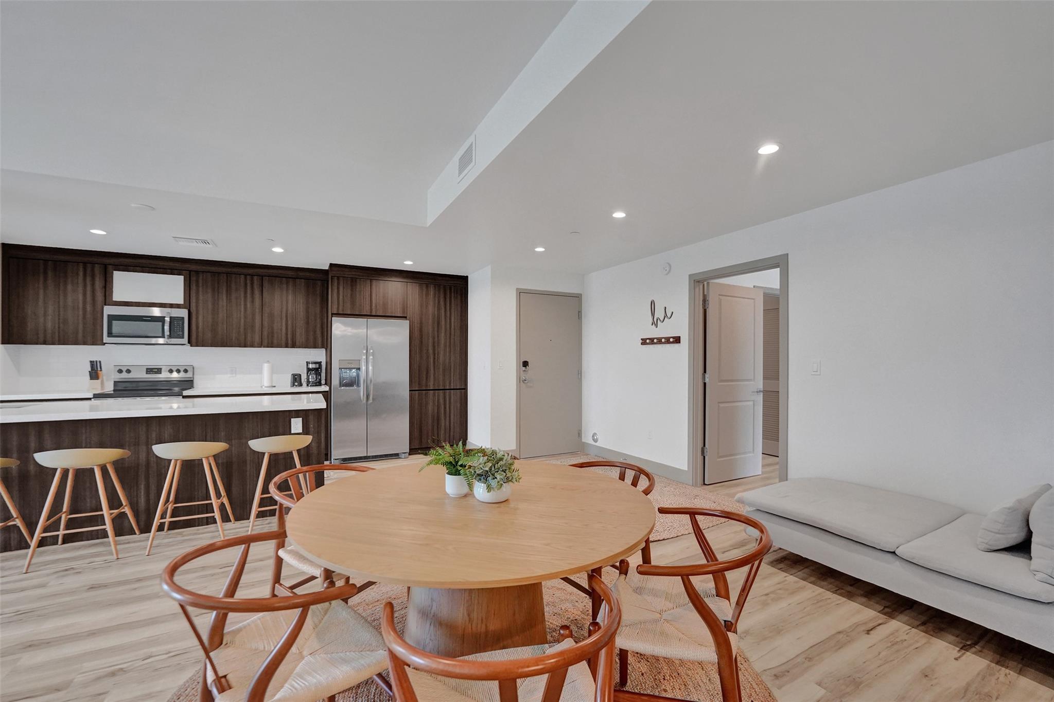 1938 Jackson St 504