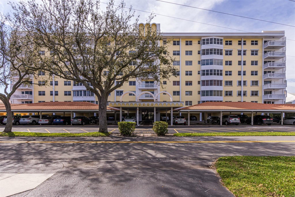 Photo of 2500 NE 48th Lane #609, Fort Lauderdale, FL 33308 (MLS # B26040482)