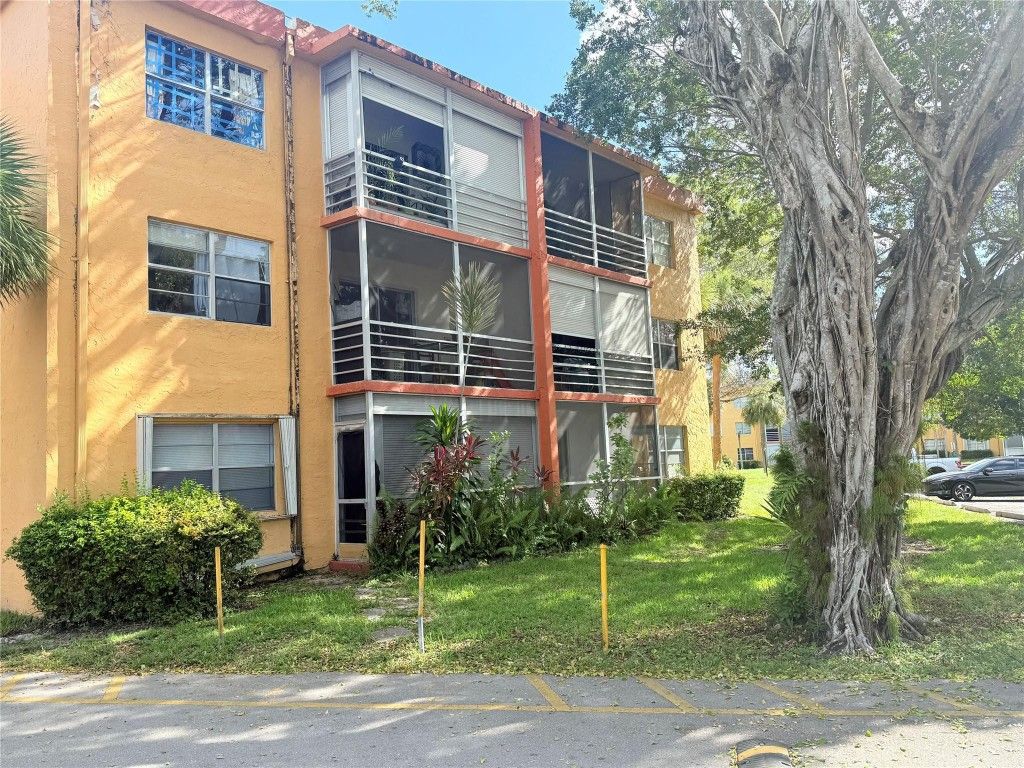 Photo of 4344 NW 9th Avenue #10-1C, Pompano Beach, FL 33064 (MLS # F10538202)