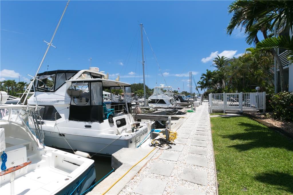 Harbor View Apts Condo - Residential