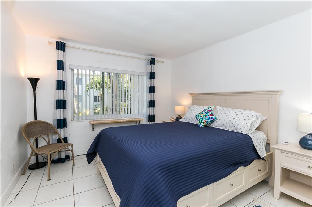 Harbor View Apts Condo - Residential