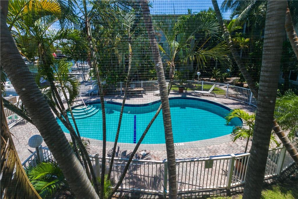 Harbor View Apts Condo - Residential