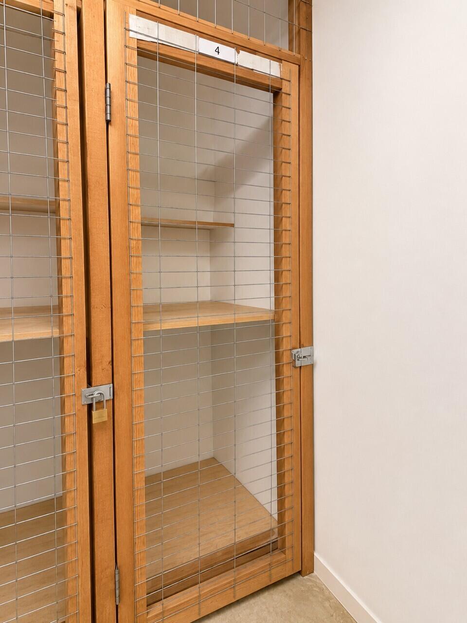 MAYFAIR HOUSE CONDO - Residential