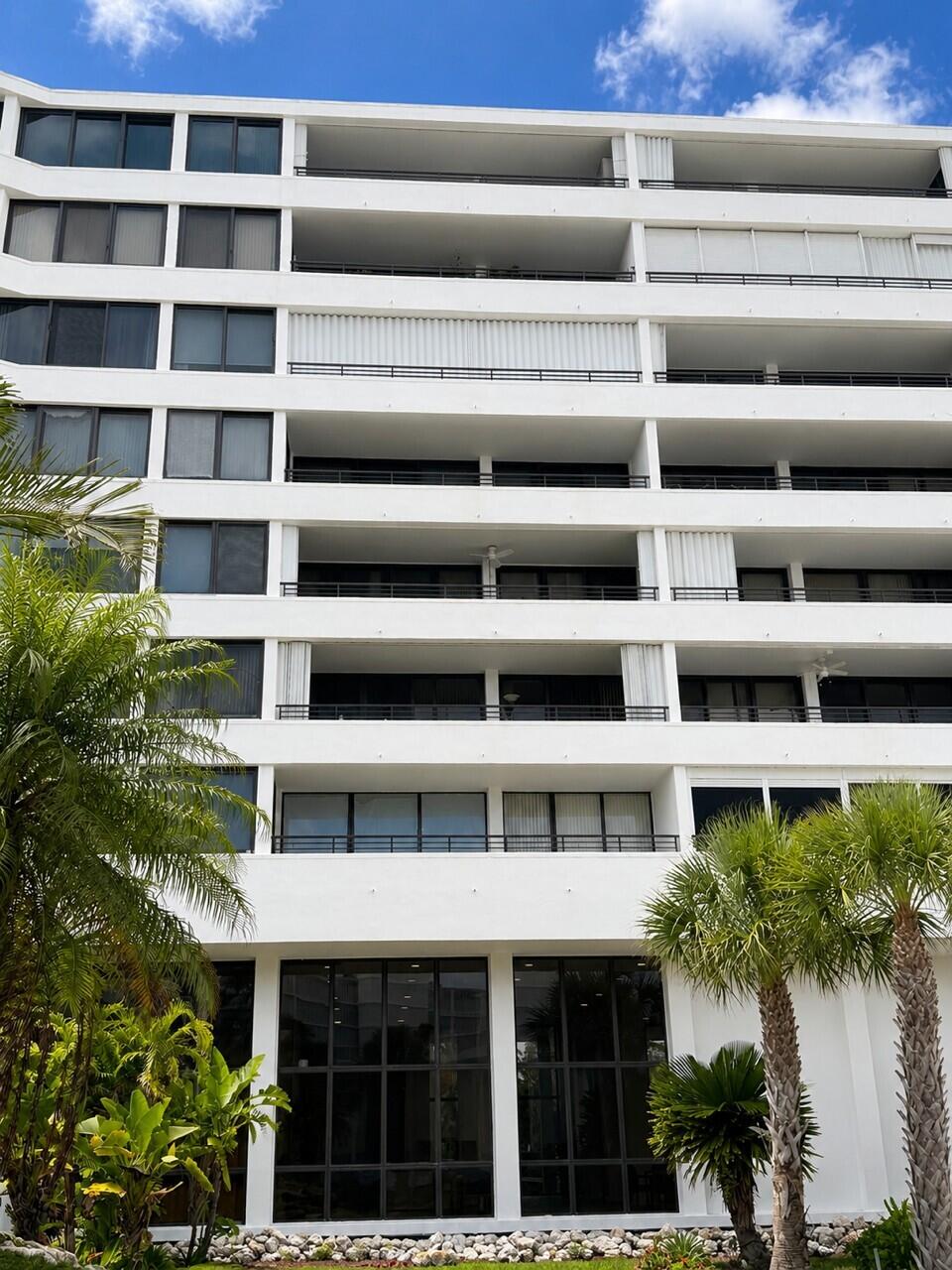 MAYFAIR HOUSE CONDO - Residential