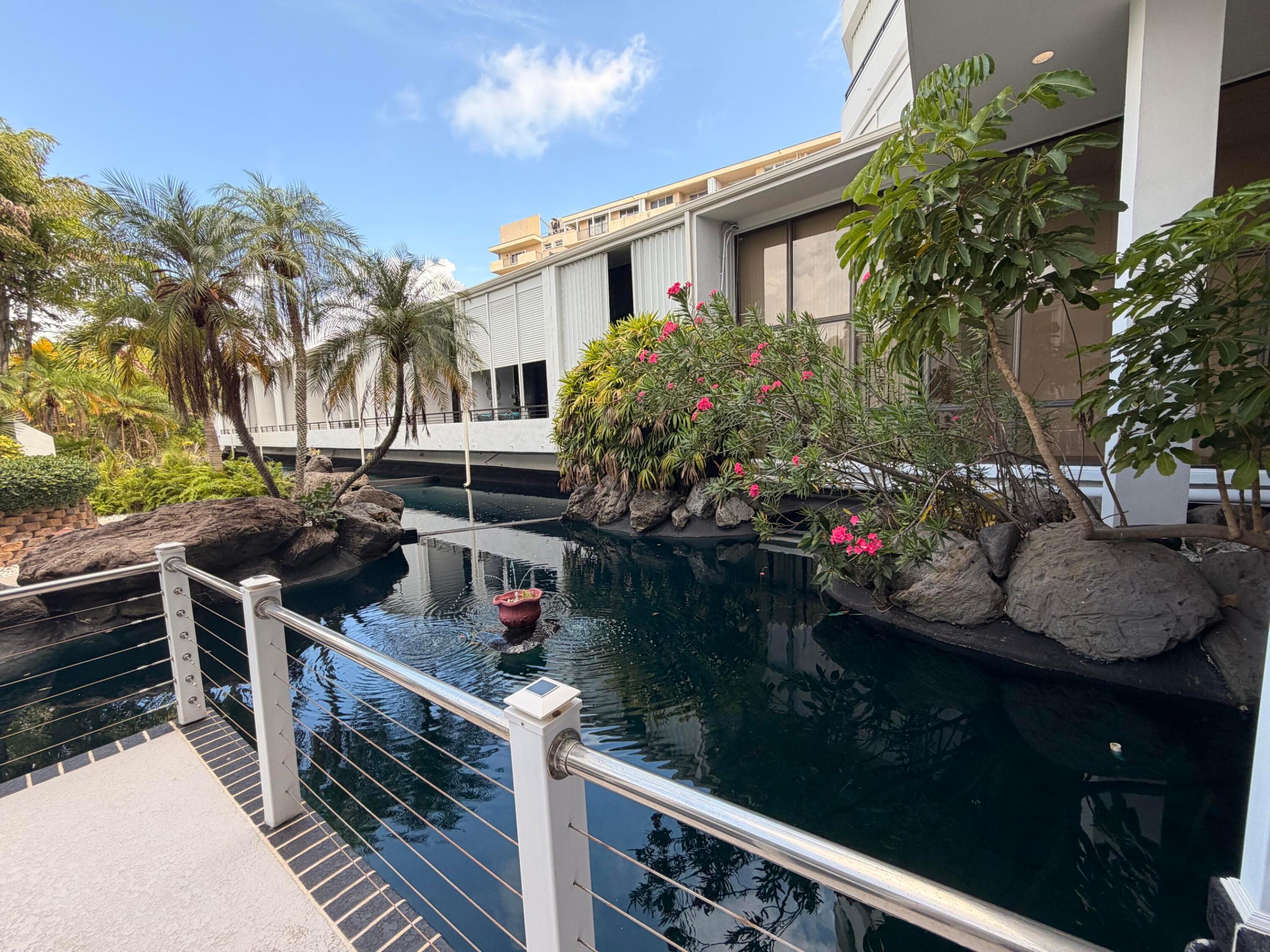 MAYFAIR HOUSE CONDO - Residential