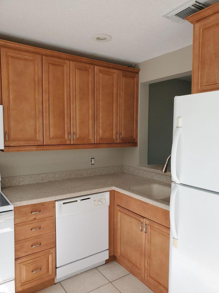 INDIAN RIVER LANDING - Residential Lease