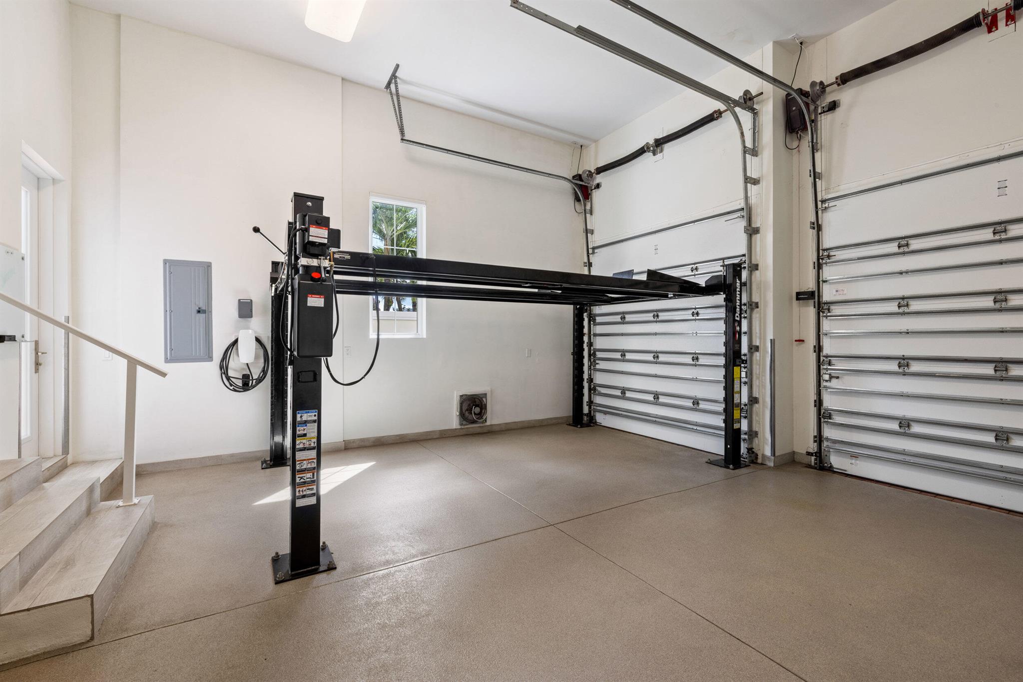 OCEAN BREEZE TOWNHOMES CO - Residential