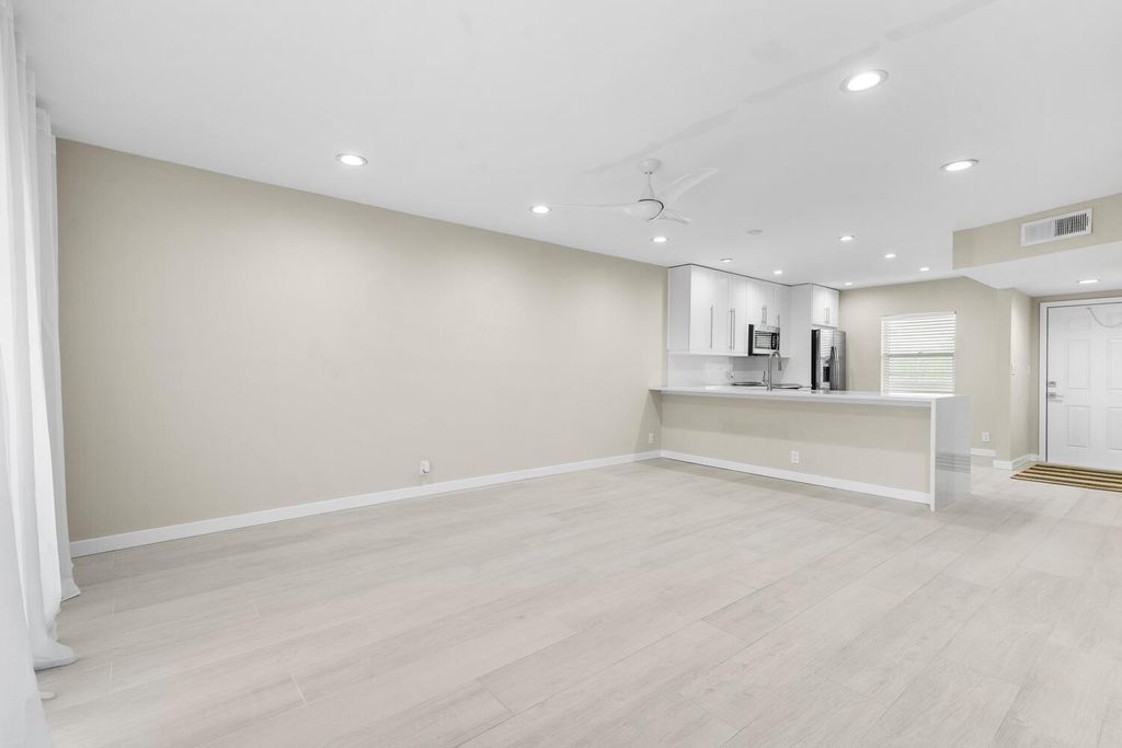 Photo of 9280 SW 3rd Street #815, Boca Raton, FL 33428 (MLS # F10419235)
