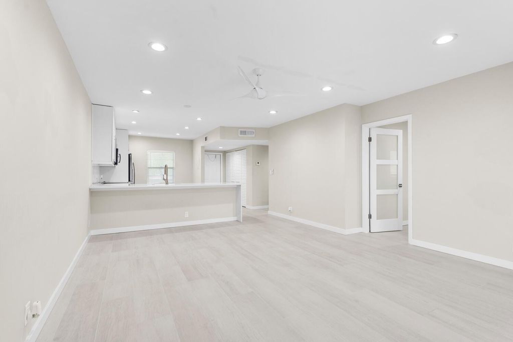 Photo of 9280 SW 3rd Street #815, Boca Raton, FL 33428 (MLS # F10419235)