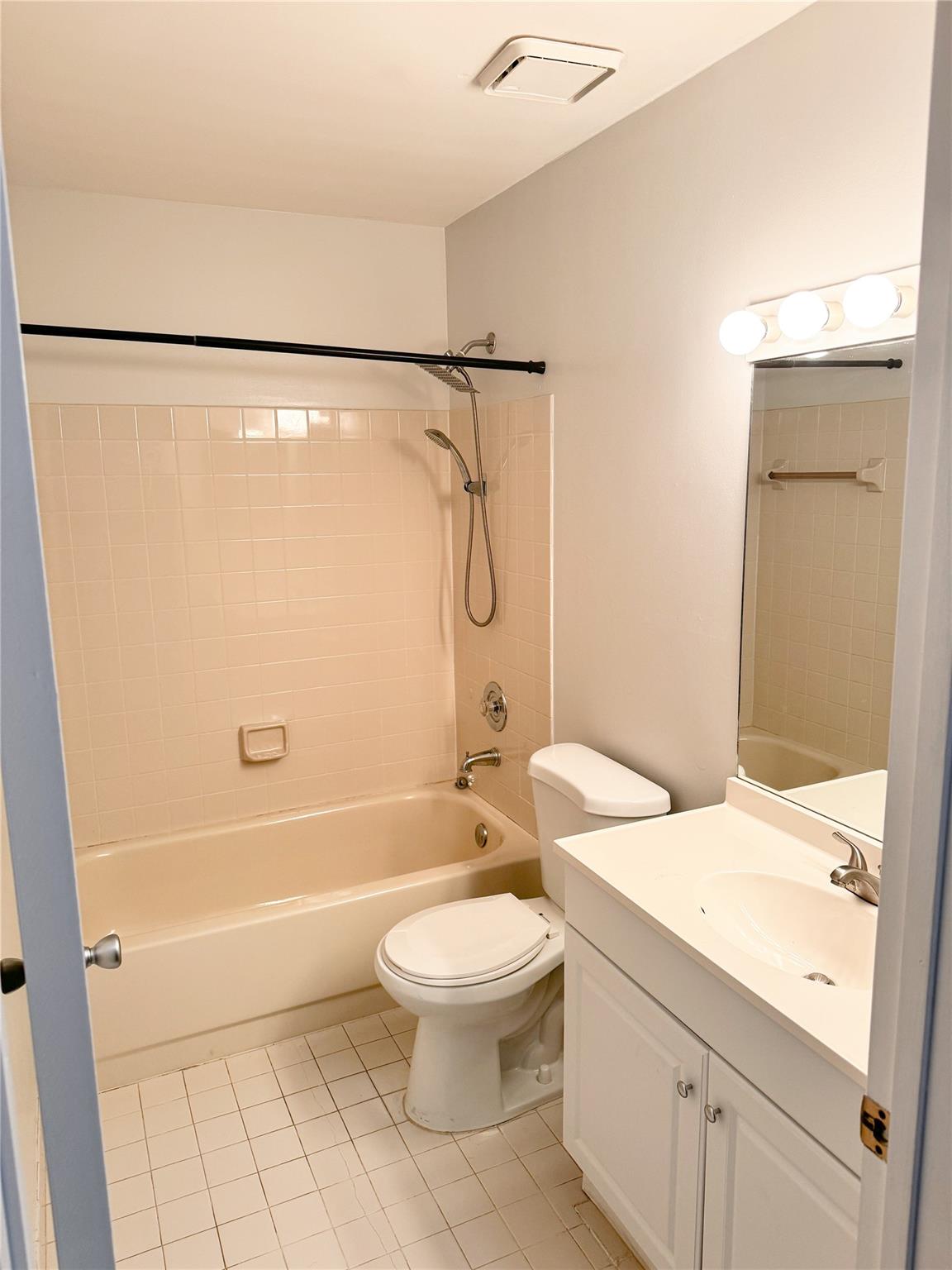 ORANGE PLAT - Residential Lease