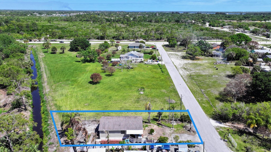 Photo of 8415 59th Avenue, Vero Beach, FL 32967 (MLS # B26092754)