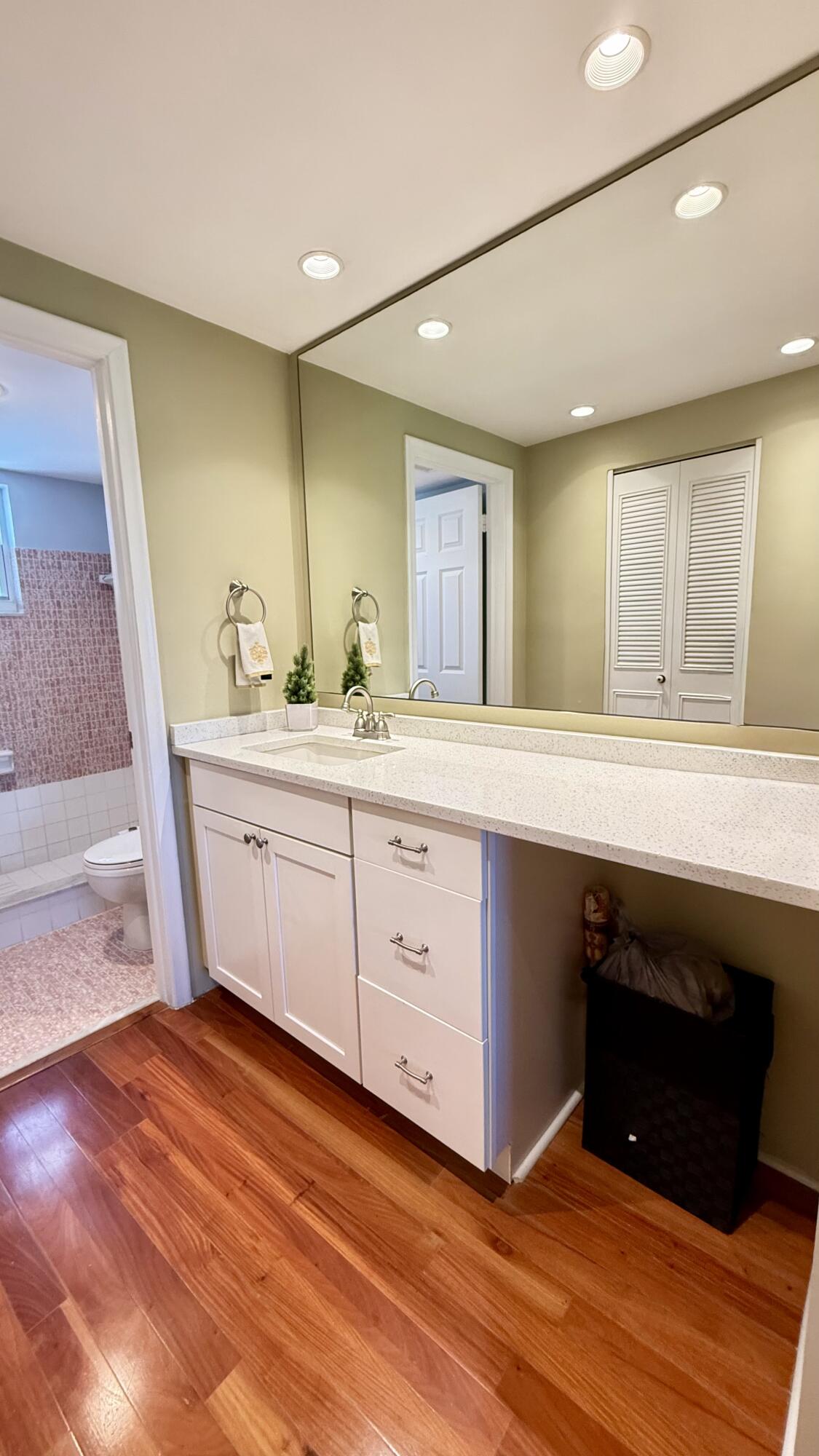 LAKE CLARKE GARDENS CONDO 7 - Residential