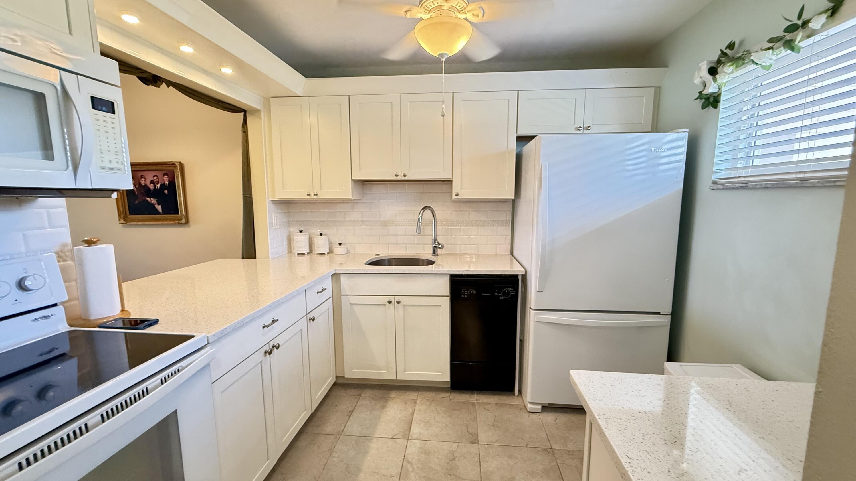 LAKE CLARKE GARDENS CONDO 7 - Residential
