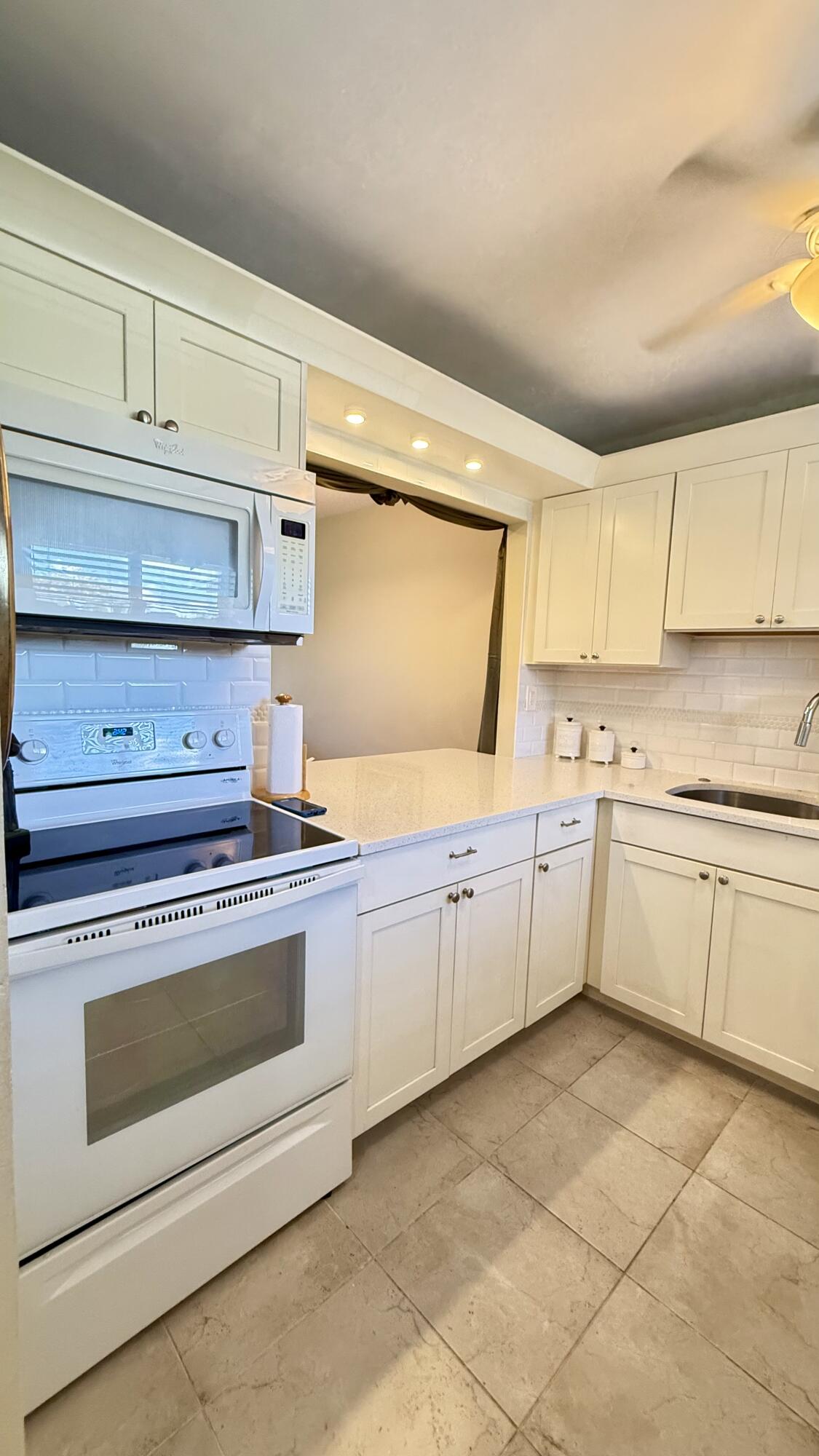 LAKE CLARKE GARDENS CONDO 7 - Residential