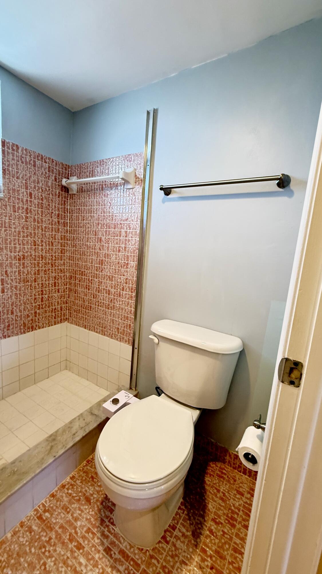 LAKE CLARKE GARDENS CONDO 7 - Residential