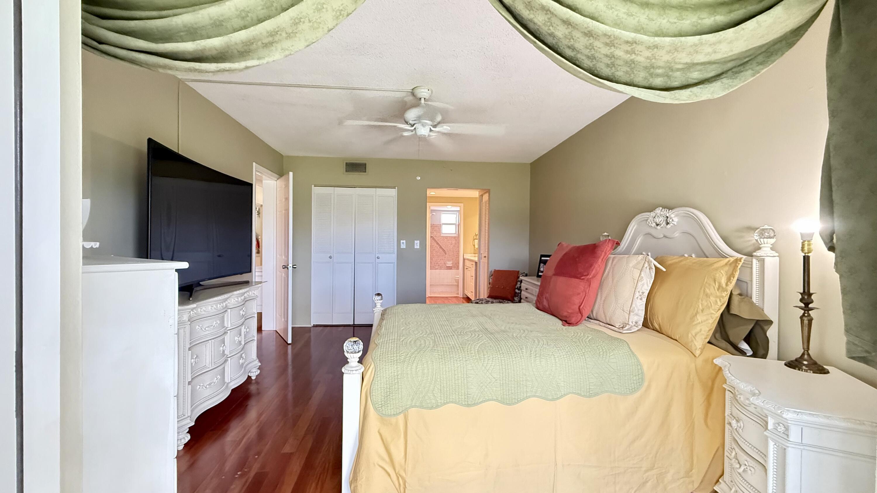 LAKE CLARKE GARDENS CONDO 7 - Residential