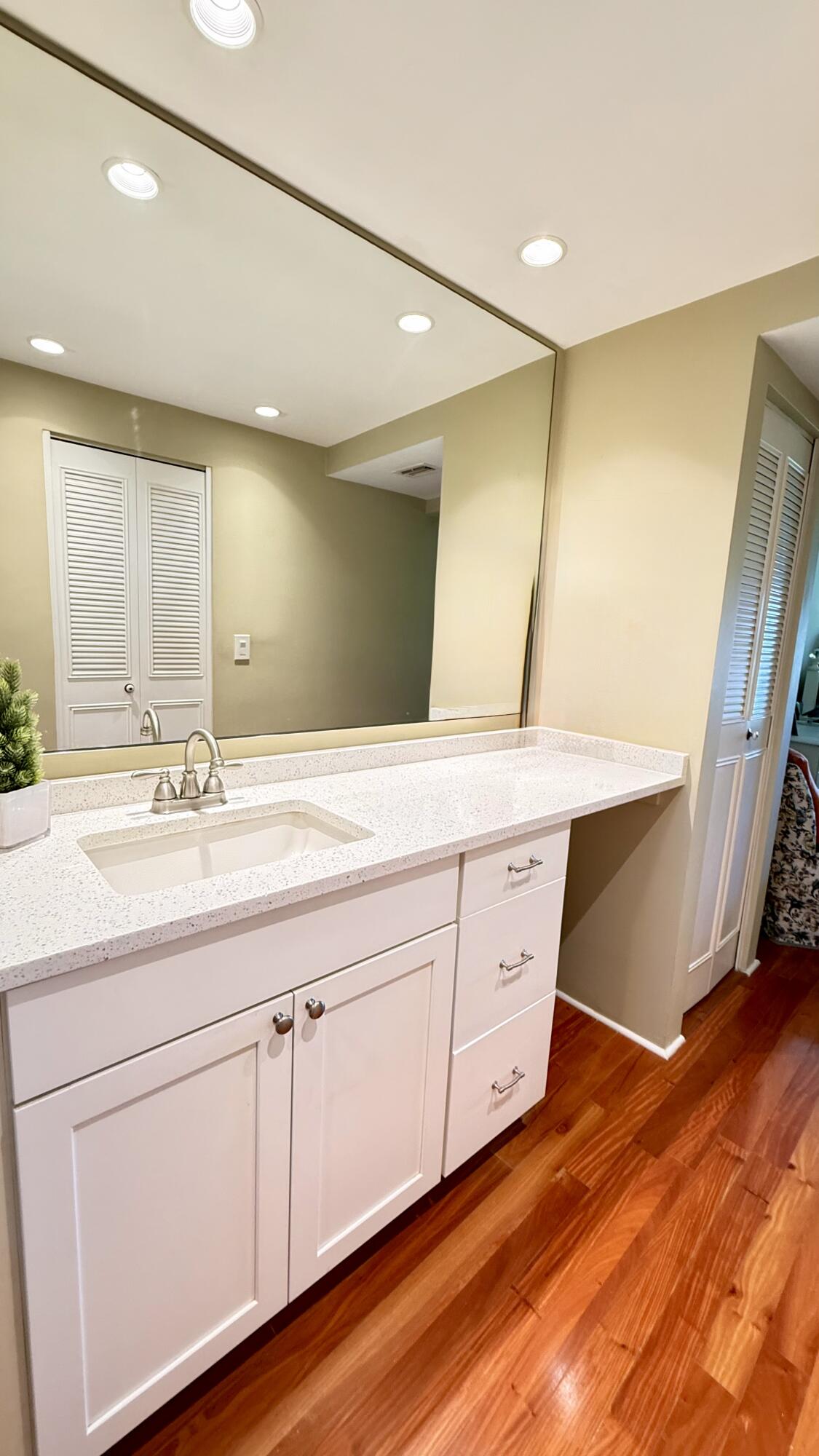 LAKE CLARKE GARDENS CONDO 7 - Residential
