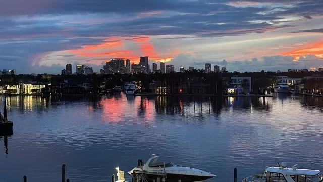 Harbor House East Inc Con - Residential Lease