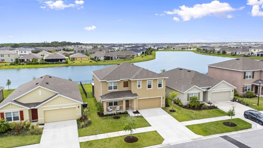 Photo of 10596 SW Vasari Way, Port Saint Lucie, FL 34987 (MLS # B26018301)