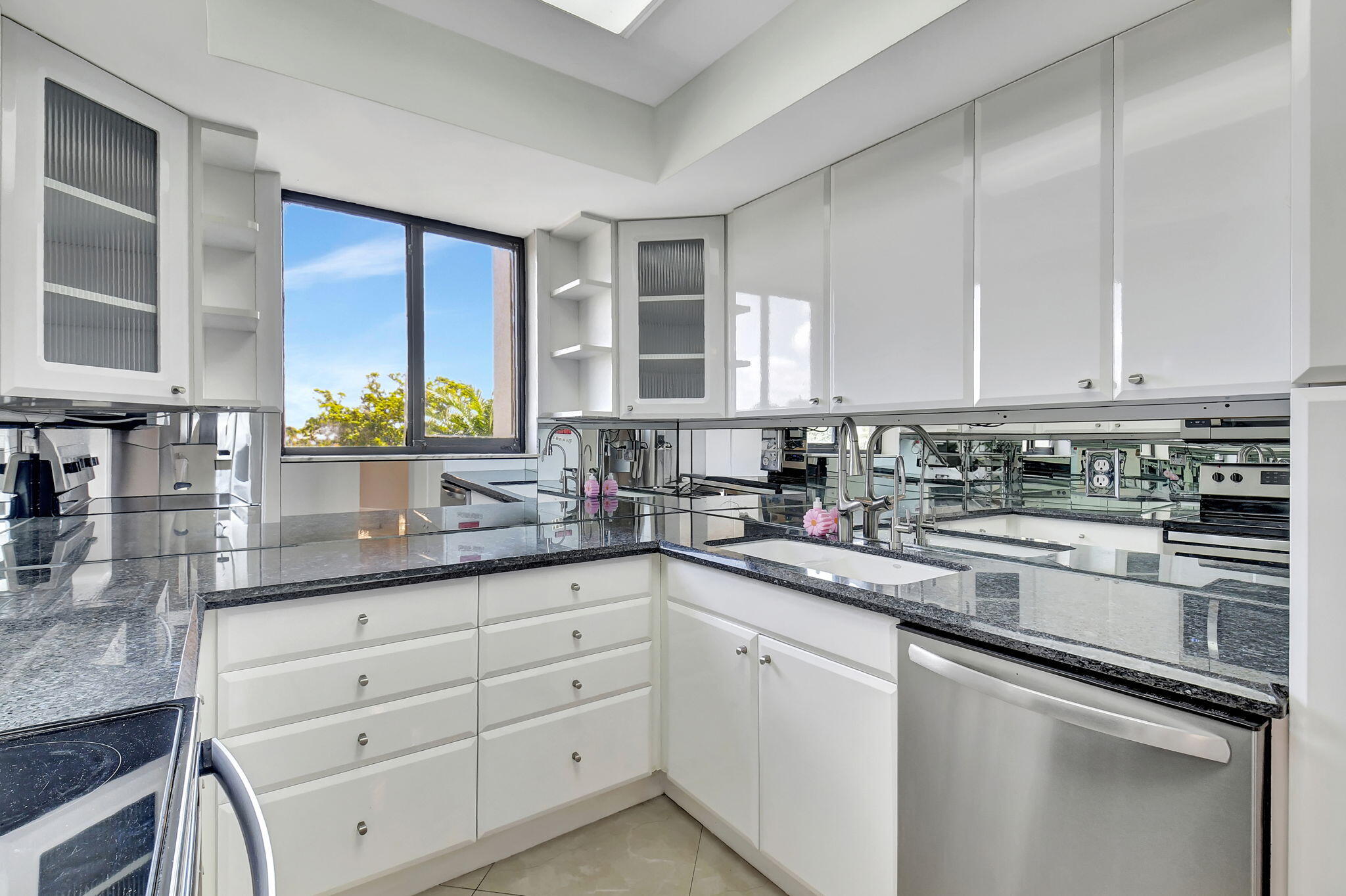 6372 La Costa Drive 302